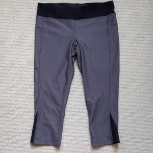 Gray/black cropped athletic leggings